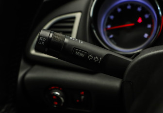 Подержанный автомобиль Opel Astra Hatchback 2012 года (12 фото)