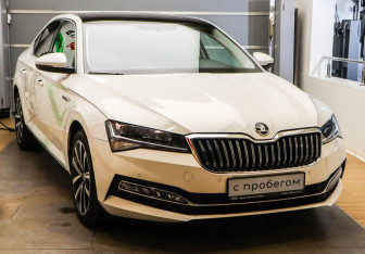 Подержанный автомобиль Skoda Superb Liftback 2024 года (3 фото)