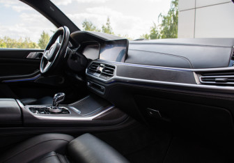 Подержанный автомобиль BMW X7 2020 года (11 фото)