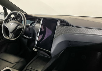 Подержанный автомобиль Tesla Model X 2019 года (9 фото)