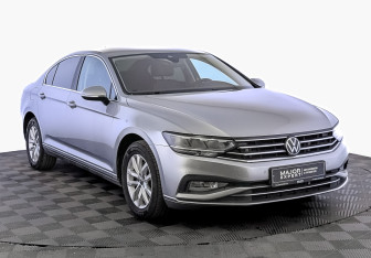 Подержанный автомобиль Volkswagen Passat Sedan 2021 года (3 фото)