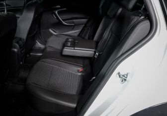 Подержанный автомобиль Opel Insignia Wagon 2015 года (10 фото)