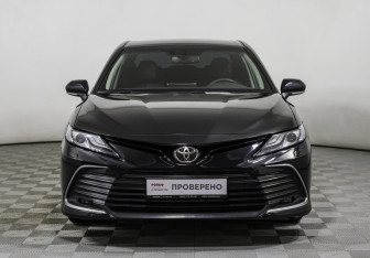 Подержанный автомобиль Toyota Camry Sedan 2021 года (2 фото)