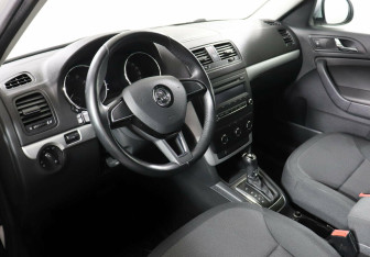 Подержанный автомобиль Skoda Yeti 2014 года (8 фото)
