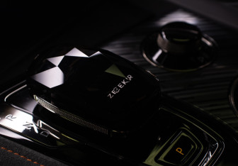 Подержанный автомобиль Zeekr 001 2023 года (29 фото)