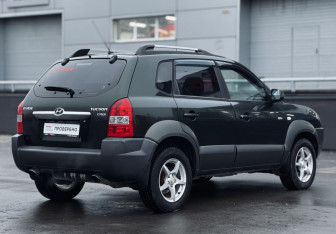 Подержанный автомобиль Hyundai Tucson 2008 года (5 фото)