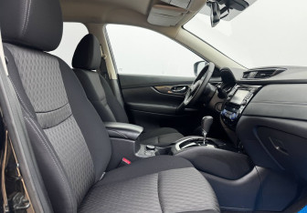 Подержанный автомобиль Nissan X-Trail 2019 года (10 фото)
