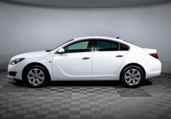 Подержанный автомобиль Opel Insignia Sedan 2014 года (8 фото)