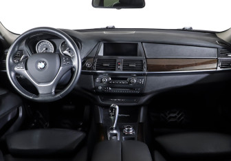 Подержанный автомобиль BMW X6 2013 года (13 фото)