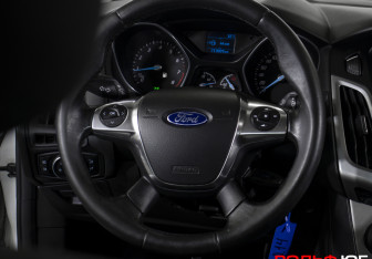 Подержанный автомобиль Ford Focus Sedan 2013 года (9 фото)