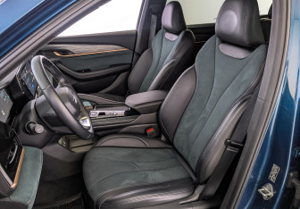 Подержанный автомобиль Geely Monjaro 2023 года (20 фото)