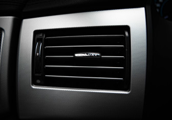 Подержанный автомобиль Jaguar XF Sedan 2011 года (13 фото)