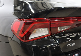 Подержанный автомобиль Kia K5 2021 года (24 фото)