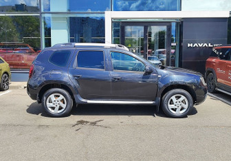Подержанный автомобиль Renault Duster 2016 года (4 фото)