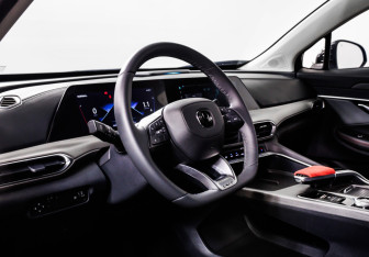 Подержанный автомобиль Changan UNI-T 2023 года (13 фото)