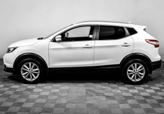 Подержанный автомобиль Nissan Qashqai 2017 года (3 фото)