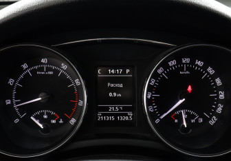 Подержанный автомобиль Skoda Superb Liftback 2010 года (7 фото)