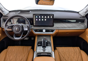 Подержанный автомобиль Tank 500 2023 года (14 фото)