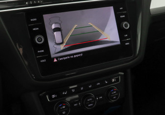 Подержанный автомобиль Volkswagen Tiguan 2020 года (13 фото)