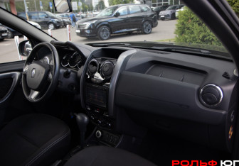 Подержанный автомобиль Renault Duster 2017 года (7 фото)