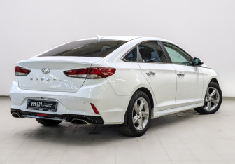 Подержанный автомобиль Hyundai Sonata 2019 года (5 фото)