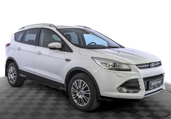 Подержанный автомобиль Ford Kuga 2013 года (3 фото)