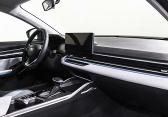 Подержанный автомобиль Geely Emgrand 2023 года (10 фото)