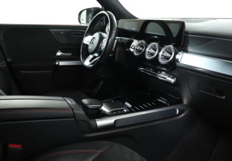 Подержанный автомобиль Mercedes-Benz GLB 2020 года (9 фото)