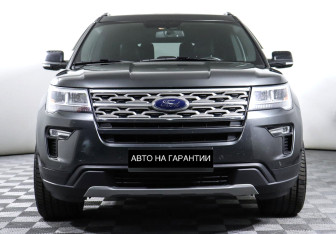 Подержанный автомобиль Ford Explorer 2018 года (2 фото)
