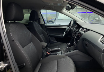Подержанный автомобиль Skoda Octavia Liftback 2019 года (19 фото)