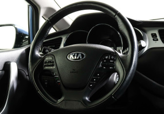 Подержанный автомобиль Kia Ceed Hatchback 2014 года (11 фото)