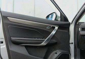 Подержанный автомобиль Geely Atlas Pro 2023 года (19 фото)