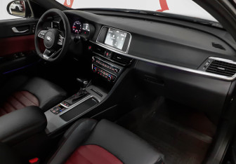 Подержанный автомобиль Kia Optima Sedan 2019 года (9 фото)