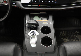 Подержанный автомобиль Changan UNI-K 2023 года (9 фото)