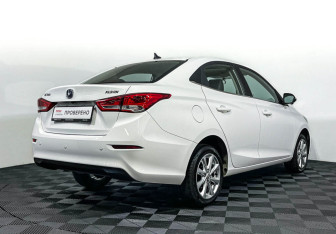 Подержанный автомобиль Changan Alsvin 2023 года (5 фото)