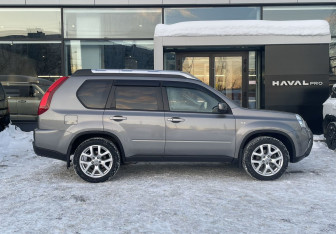 Подержанный автомобиль Nissan X-Trail 2013 года (4 фото)