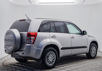 Подержанный автомобиль Suzuki Grand Vitara 2011 года (5 фото)