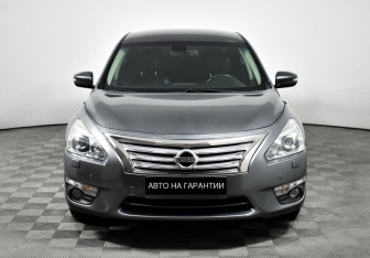 Подержанный автомобиль Nissan Teana 2015 года (2 фото)