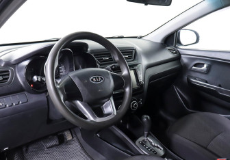 Подержанный автомобиль Kia Rio Sedan 2012 года (14 фото)