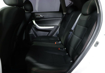 Подержанный автомобиль Changan CS35 2017 года (16 фото)