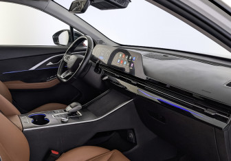 Подержанный автомобиль Omoda C5 2022 года (13 фото)