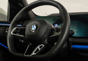 Подержанный автомобиль BMW X3 2024 года (22 фото)