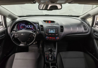 Подержанный автомобиль Kia Cerato Sedan 2018 года (11 фото)