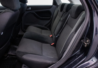 Подержанный автомобиль Ford Focus Sedan 2008 года (11 фото)