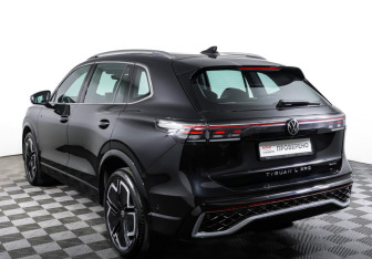 Подержанный автомобиль Volkswagen Tiguan 2024 года (7 фото)