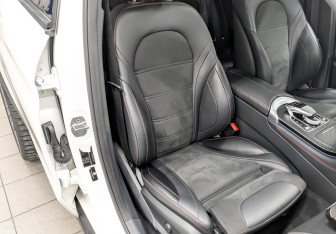 Подержанный автомобиль Mercedes-Benz GLC AMG 2017 года (25 фото)