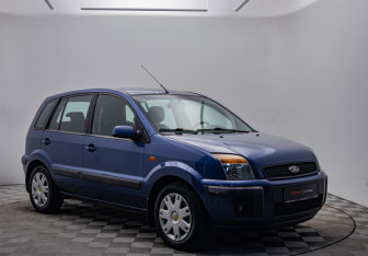 Подержанный автомобиль Ford Fusion 2006 года (3 фото)