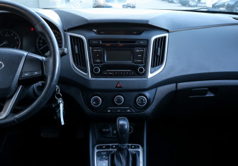 Подержанный автомобиль Hyundai Creta 2017 года (13 фото)