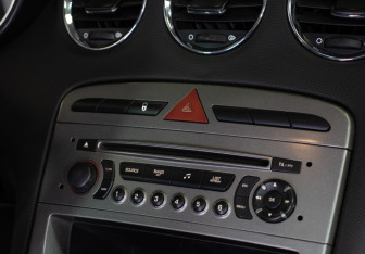 Подержанный автомобиль Peugeot 308 Wagon 2010 года (19 фото)