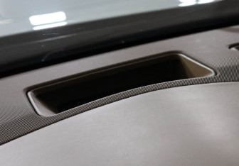 Подержанный автомобиль Cadillac Escalade Suv 2015 года (18 фото)